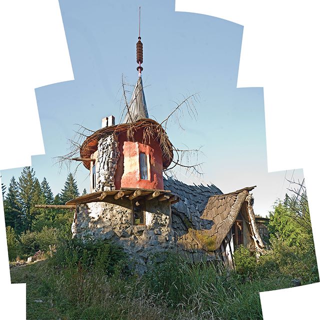 Building by the Amazing SunRay Kelley in SedroWoolley, Washington